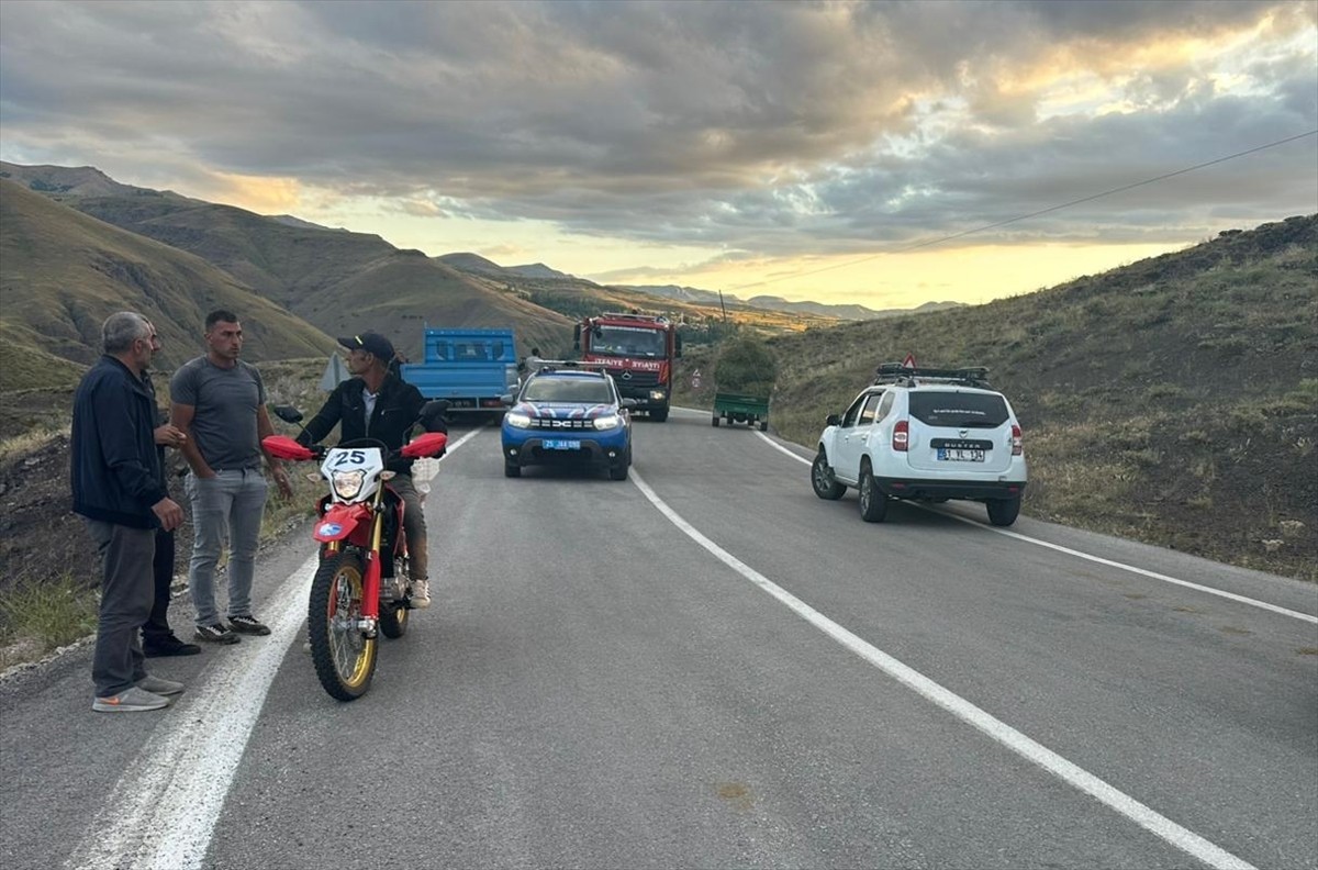 Bayburt-Erzurum kırsalı sınırlarında bir hava aracının düştüğü ihbarı üzerine ekipler arama...