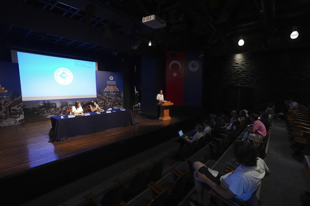 Boğaziçi Üniversitesi Hukuk Fakültesi tarafından ikincisi düzenlenen ve Anadolu Ajansının global...
