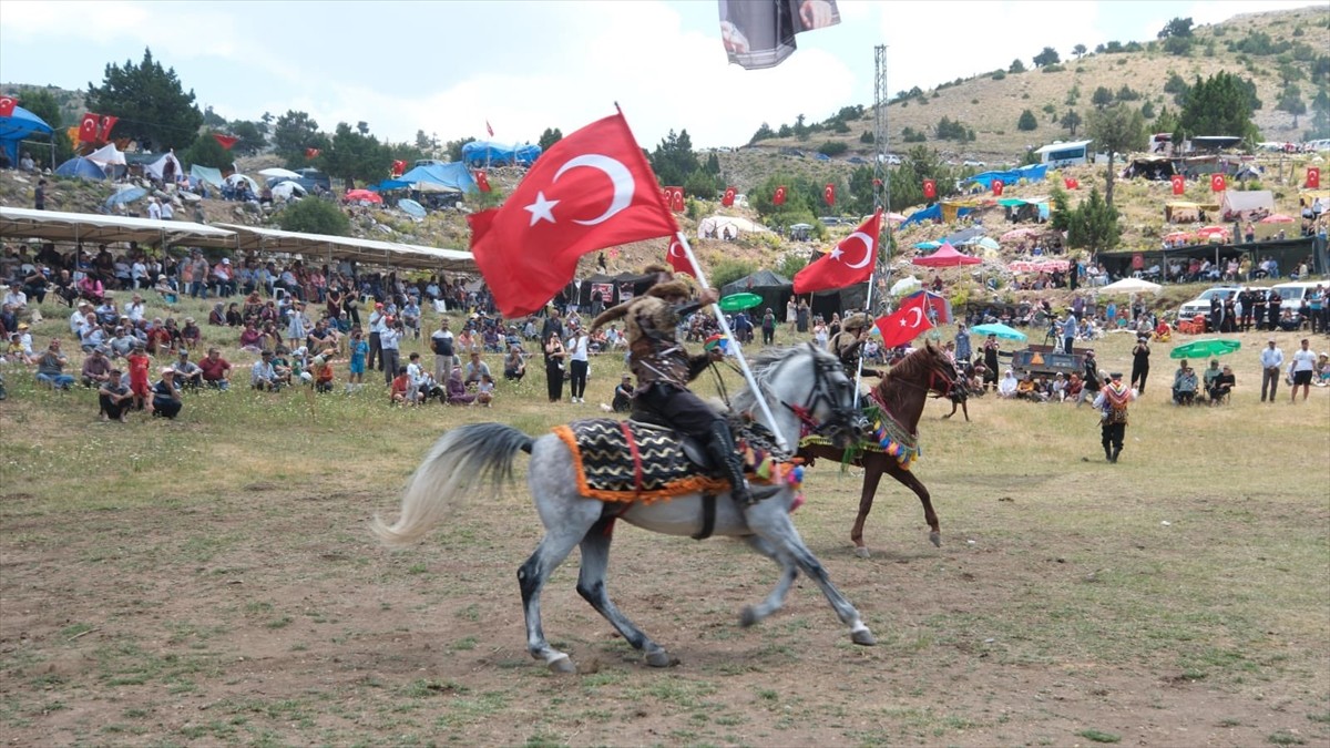Burdur'da Aziziye Köyü 22. Kültür, Sanat ve Yayla Şenliği düzenlendi. Aziziye Yaylası'nda...