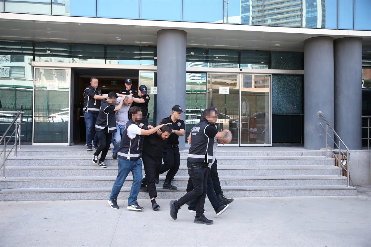 Bursa'da "Çetkinler" çetesi olarak bilinen suç örgütüne yönelik operasyonda, elebaşının da...