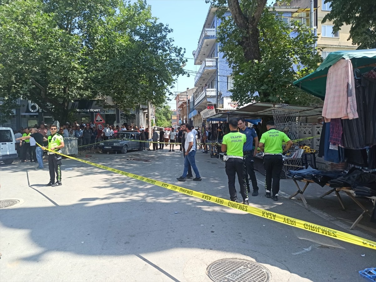 Bursa'nın Yenişehir ilçesinde silahla yaralanan 4 kişi tedavi altına alındı. Olay yerine çok...