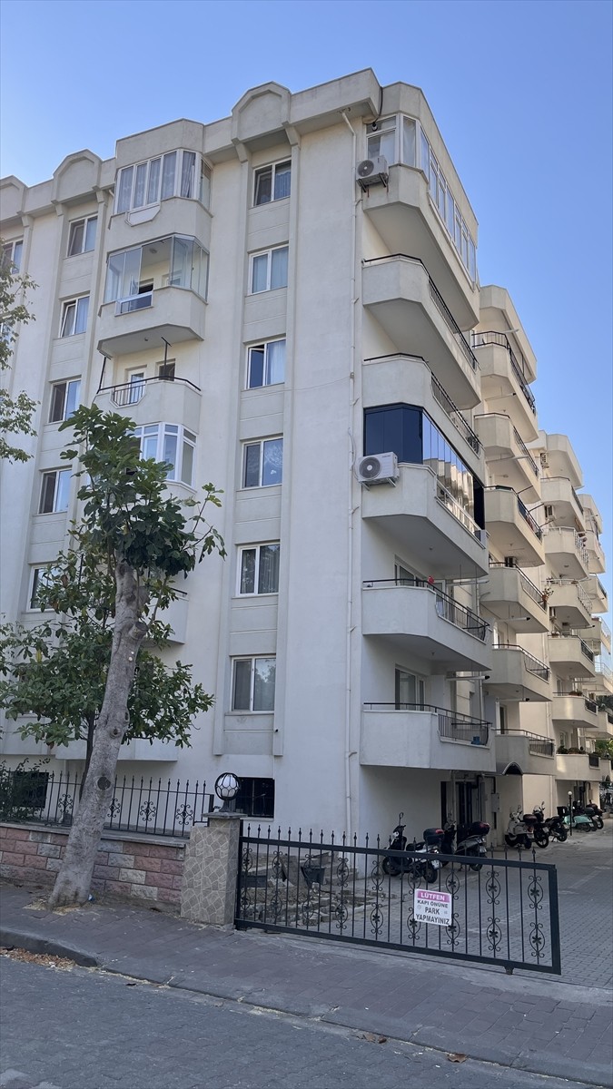 Çanakkale'de Özbekistan uyruklu Dinara Alya Urkasimova'nın Esenler Mahallesi Kocatepe Sokak'taki...