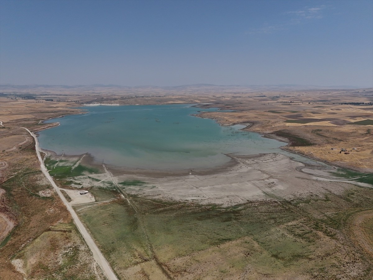Çorum Belediyesi, temmuzda rekor seviyeye ulaşan su tüketimi nedeniyle vatandaşlara tasarruf...