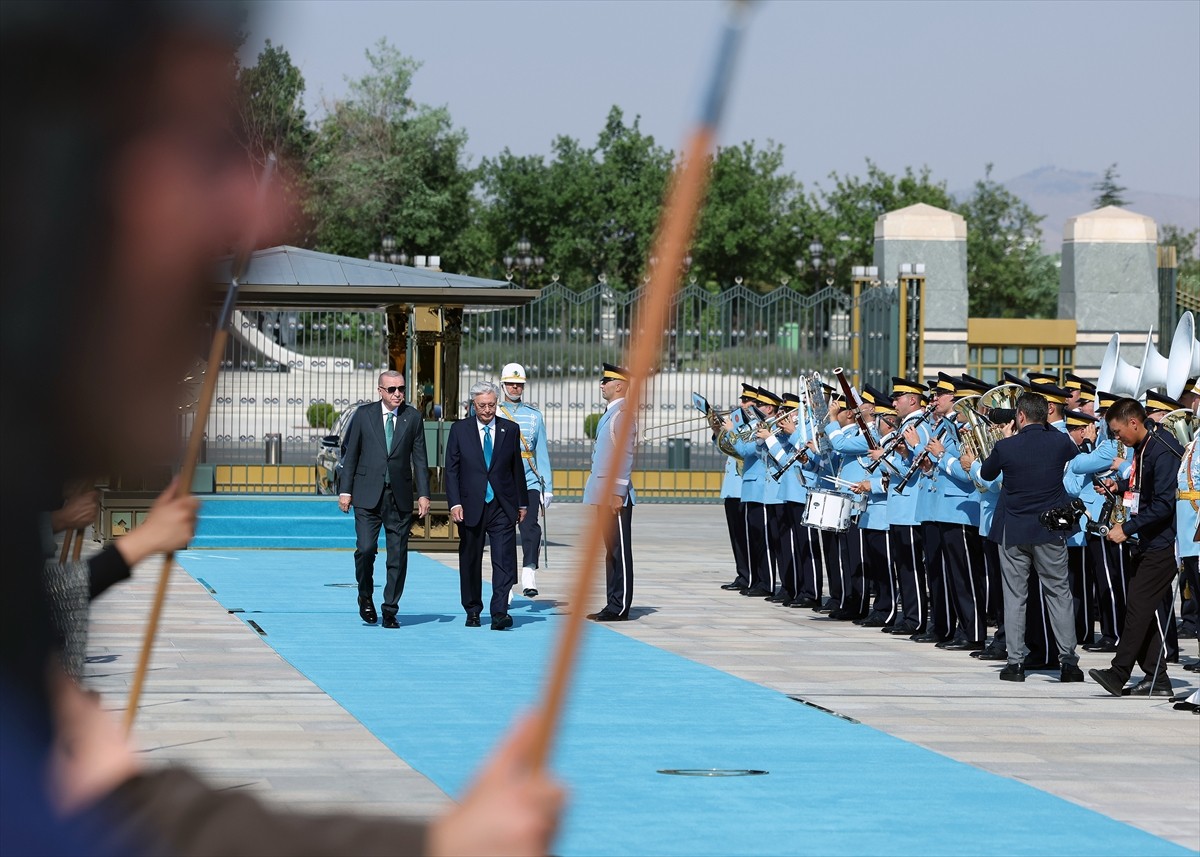 Cumhurbaşkanı Recep Tayyip Erdoğan, Türkiye'ye resmi ziyarette bulunan Kazakistan Cumhurbaşkanı...