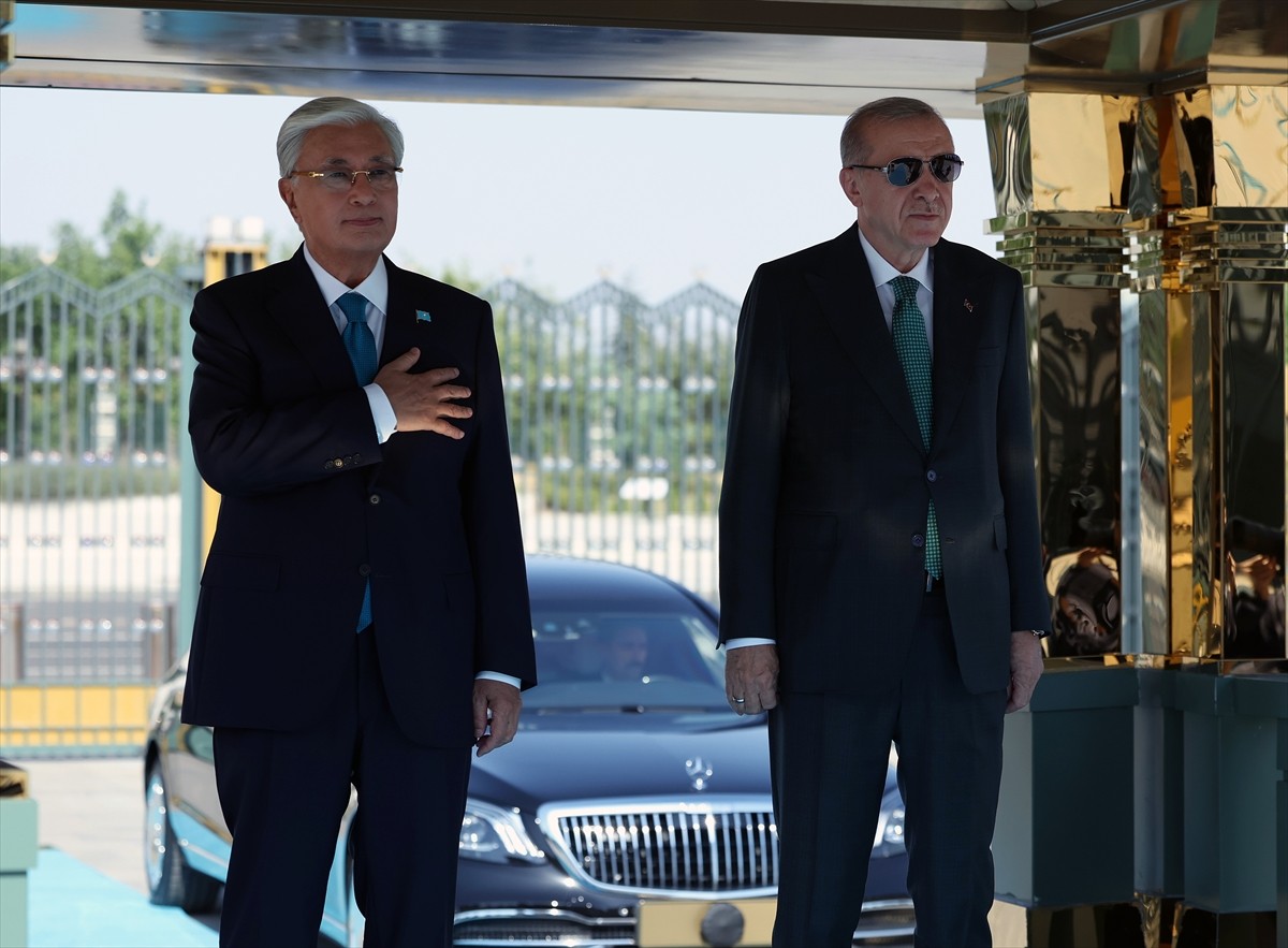 Cumhurbaşkanı Recep Tayyip Erdoğan, Türkiye'ye resmi ziyarette bulunan Kazakistan Cumhurbaşkanı...