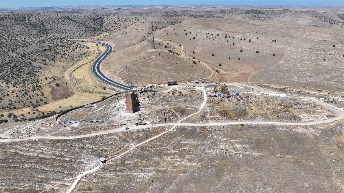 Diyarbakır'da, Roma İmparatorluğu döneminde "askeri yerleşim" olarak kullanılan, arkeolojik...