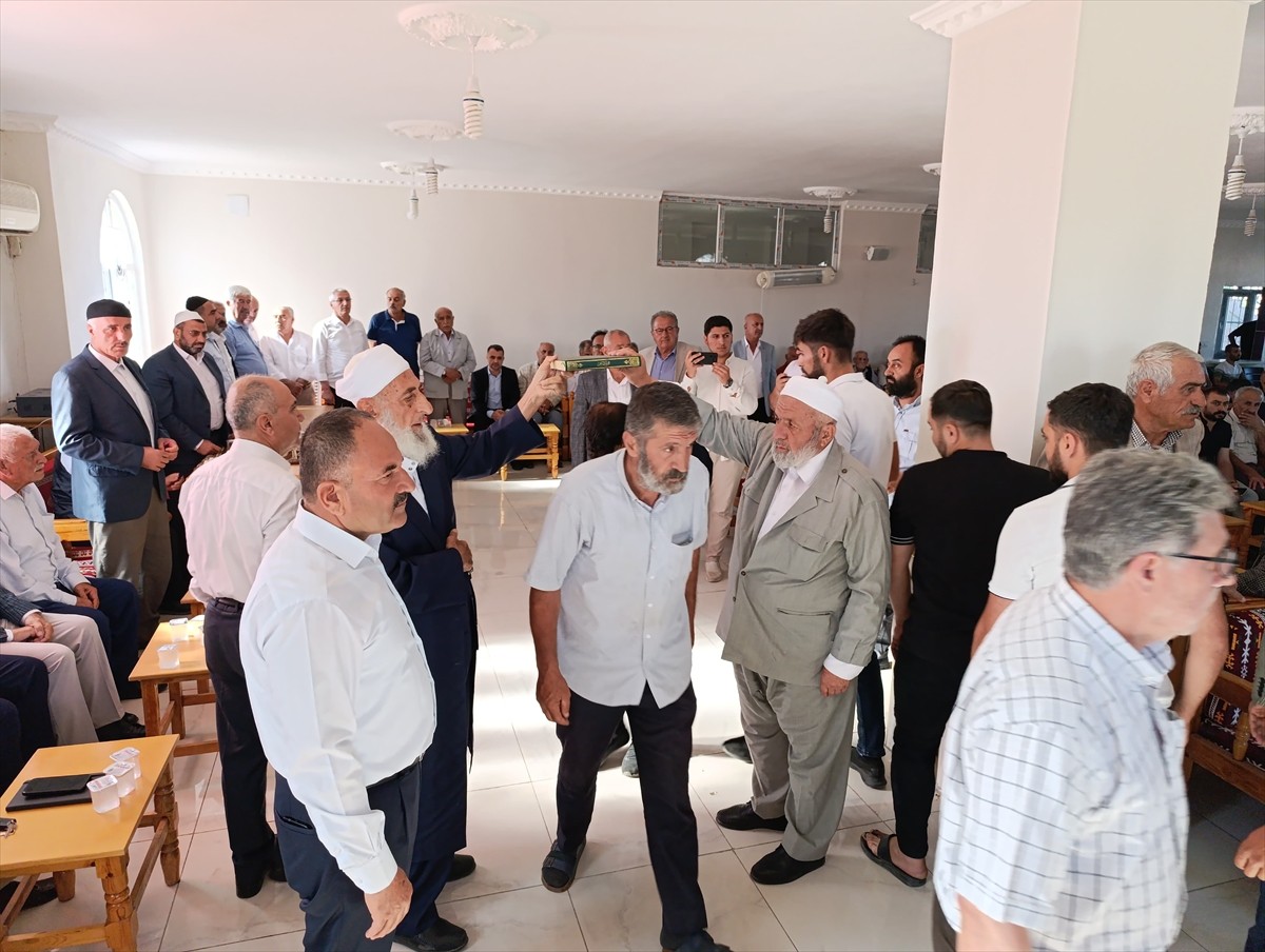 Diyarbakır'ın Bismil ilçesinde bazı aileler arasındaki husumet barışla sonuçlandı. Ailelerin...