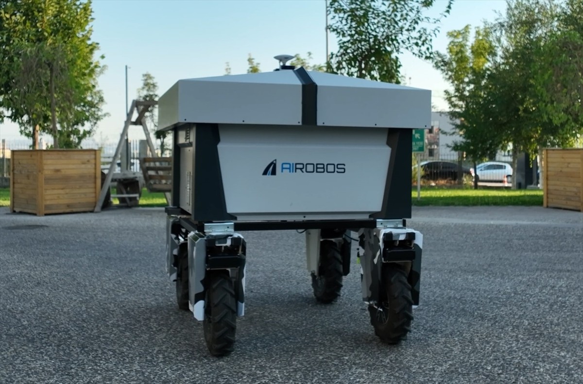 Dronların personel desteği olmadan uzun süre görev yapabilmesi için geliştirilen "dron barınağı"...