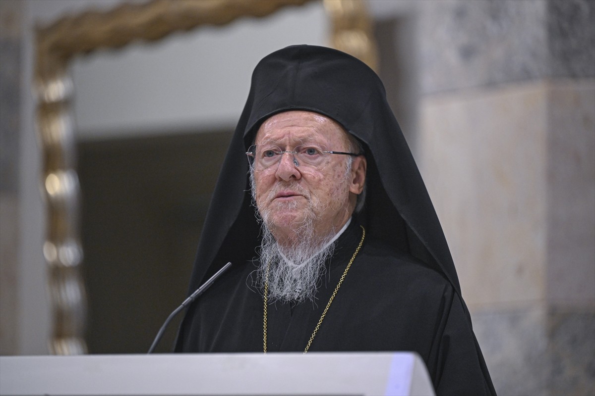 Dünyanın farklı ülkelerinden dini temsilcilerin katıldığı, çatışma bölgelerinde barış ve ateşkesin...