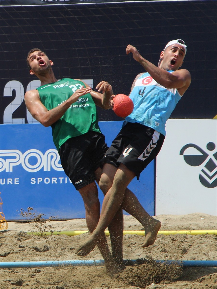 EHF Avrupa Plaj Hentbol Şampiyonası, Antalya'nın Alanya ilçesinde başladı. A Milli Erkek Plaj...