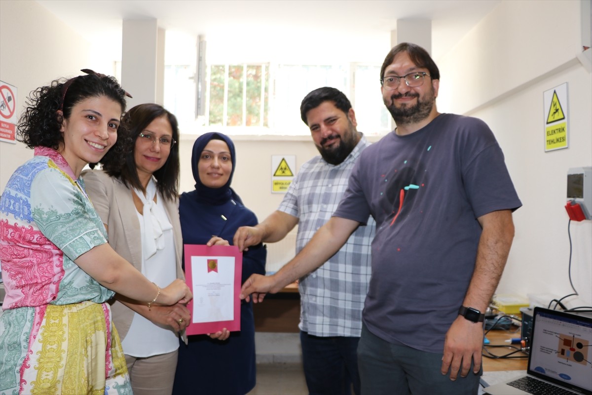 Erzurum'da yoğun bakımda oksijen tedavisi gören hastaların uyumalarını engelleyip kanda...