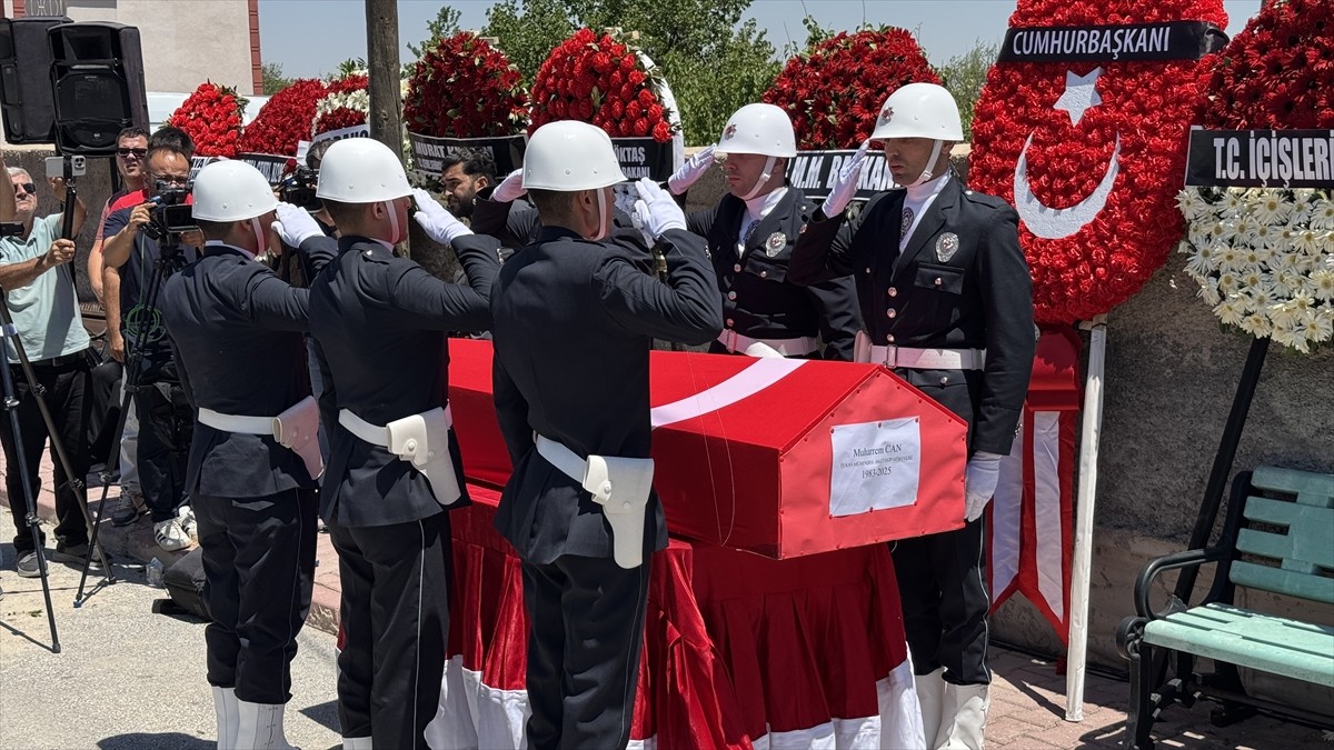 Eskişehir’in Seyitgazi ilçesinde başlayıp Afyonkarahisar’a sıçrayan orman yangınında şehit olan...