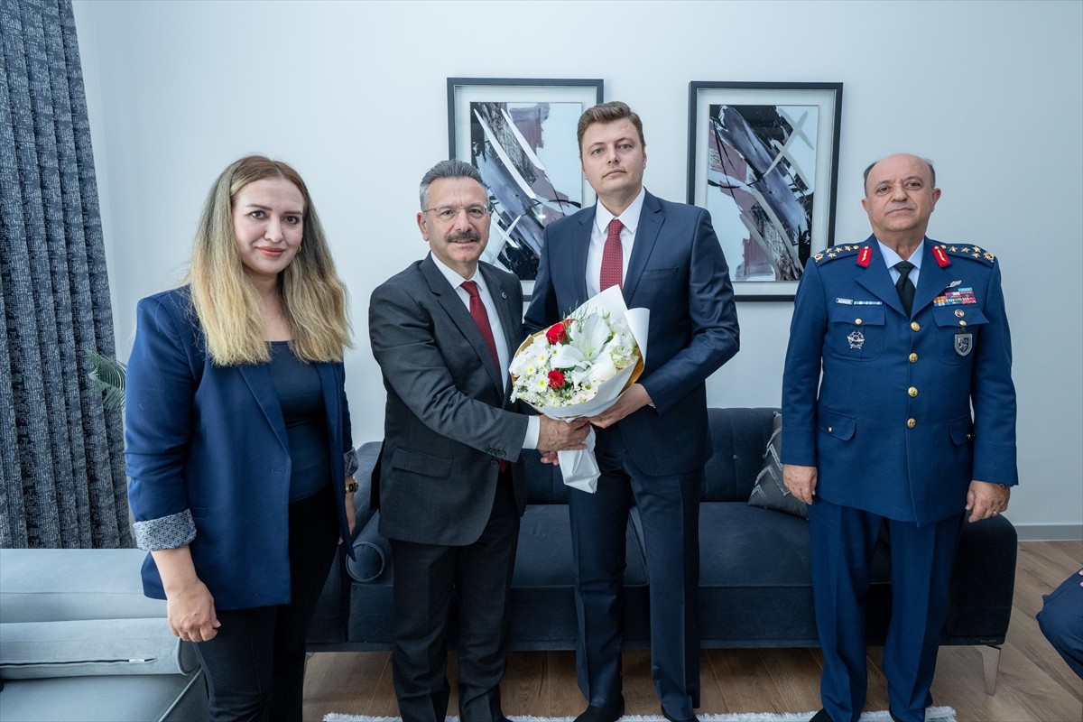 Eskişehir Valisi Hüseyin Aksoy (sağ 2), 15 Temmuz Demokrasi ve Milli Birlik Günü dolayısıyla...