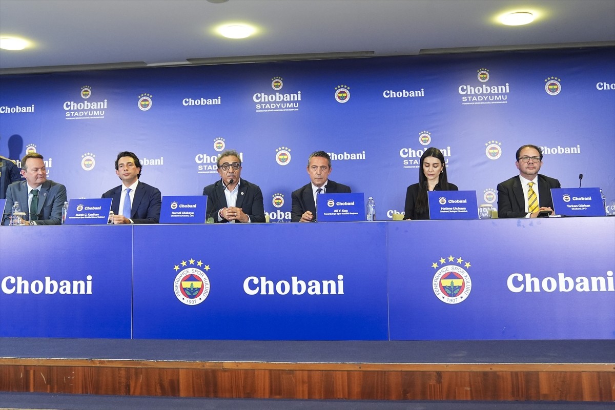 Fenerbahçe Kulübü, stat ve Avrupa maçlarının forma sponsorluğun konusunda anlaşmaya vardığını...