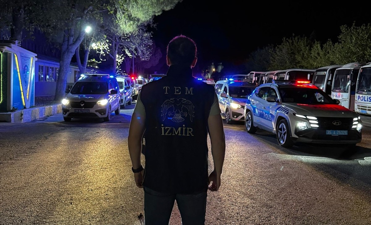 Fetullahçı Terör Örgütü'nün (FETÖ) finans kaynaklarına yönelik İzmir merkezli 60 ili kapsayan...