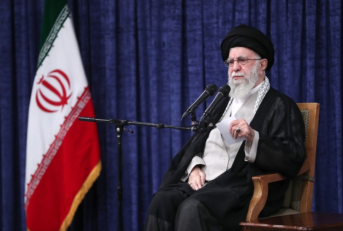 İran lideri Ali Hamaney, başkent Tahran’da düzenlenen programda yargı mensuplarıyla bir araya...