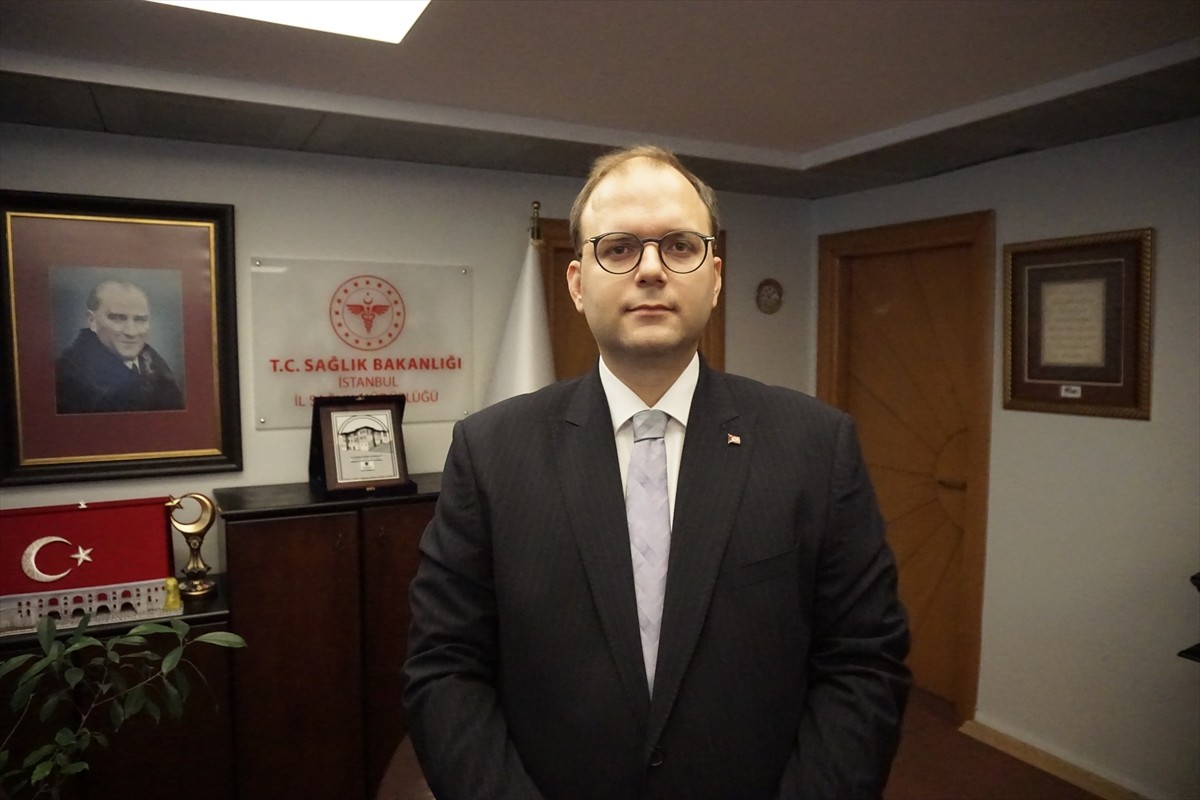 İstanbul İl Sağlık Müdürü Doç. Dr. Abdullah Emre Güner, AA muhabirine açıklamalarda...