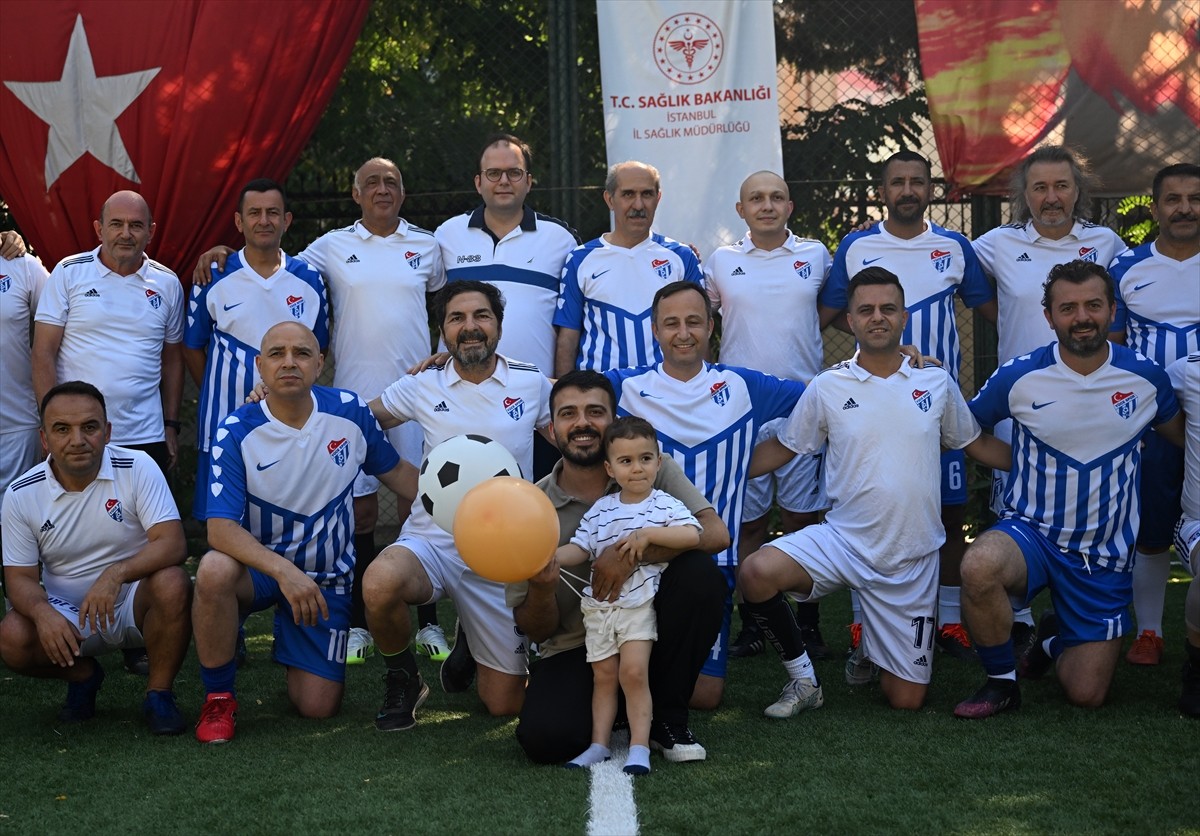 İstanbul kanseri yenen Yasin Belen'in, sosyal medyadan yaptığı çağrı üzerine halı sahada maç...