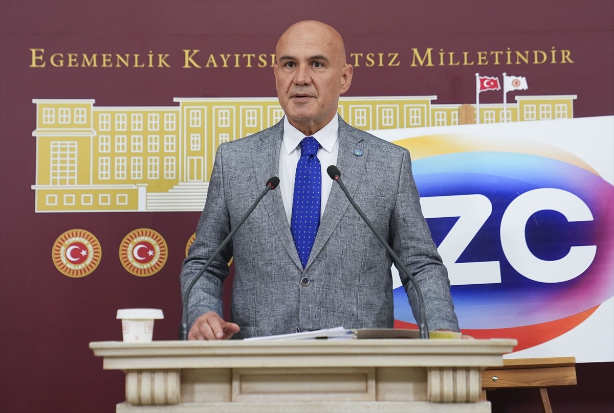 İYİ Parti Grup Başkanvekili Turhan Çömez, TBMM'de düzenlediği basın toplantısında, Sözcü TV'ye...