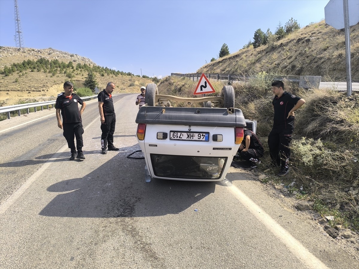 Kahramanmaraş'ın Elbistan ilçesinde otomobilin devrilmesi sonucu 1 kişi öldü, 1 kişi yaralandı....