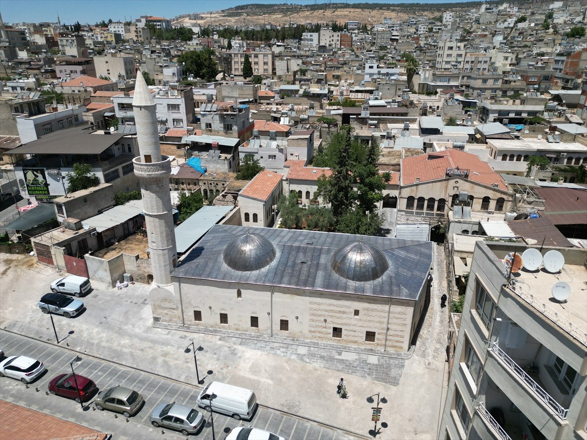 Kilis'in tarihi yapılarından biri olan ve 6 Şubat 2023'teki Kahramanmaraş merkezli depremde büyük...