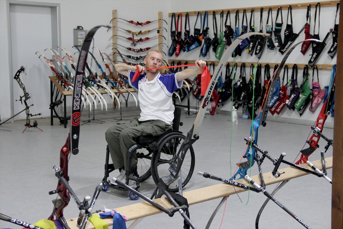 Kırklareli’nde 12 yıl önce geçirdiği kazada boynu kırılan ve vücudunun büyük bölümü felç kalan...