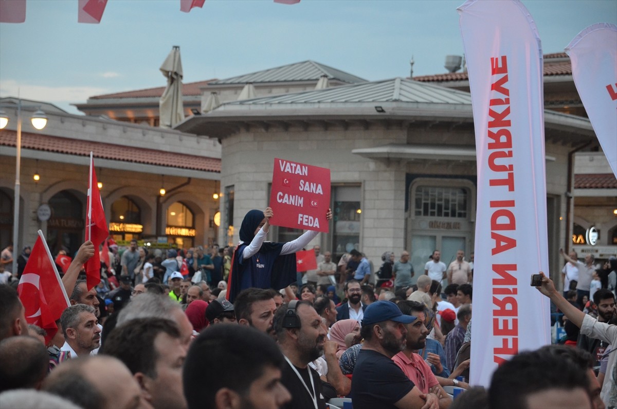 Konya'da, 15 Temmuz Demokrasi ve Milli Birlik Günü dolayısıyla çeşitli etkinlikler yapıldı....