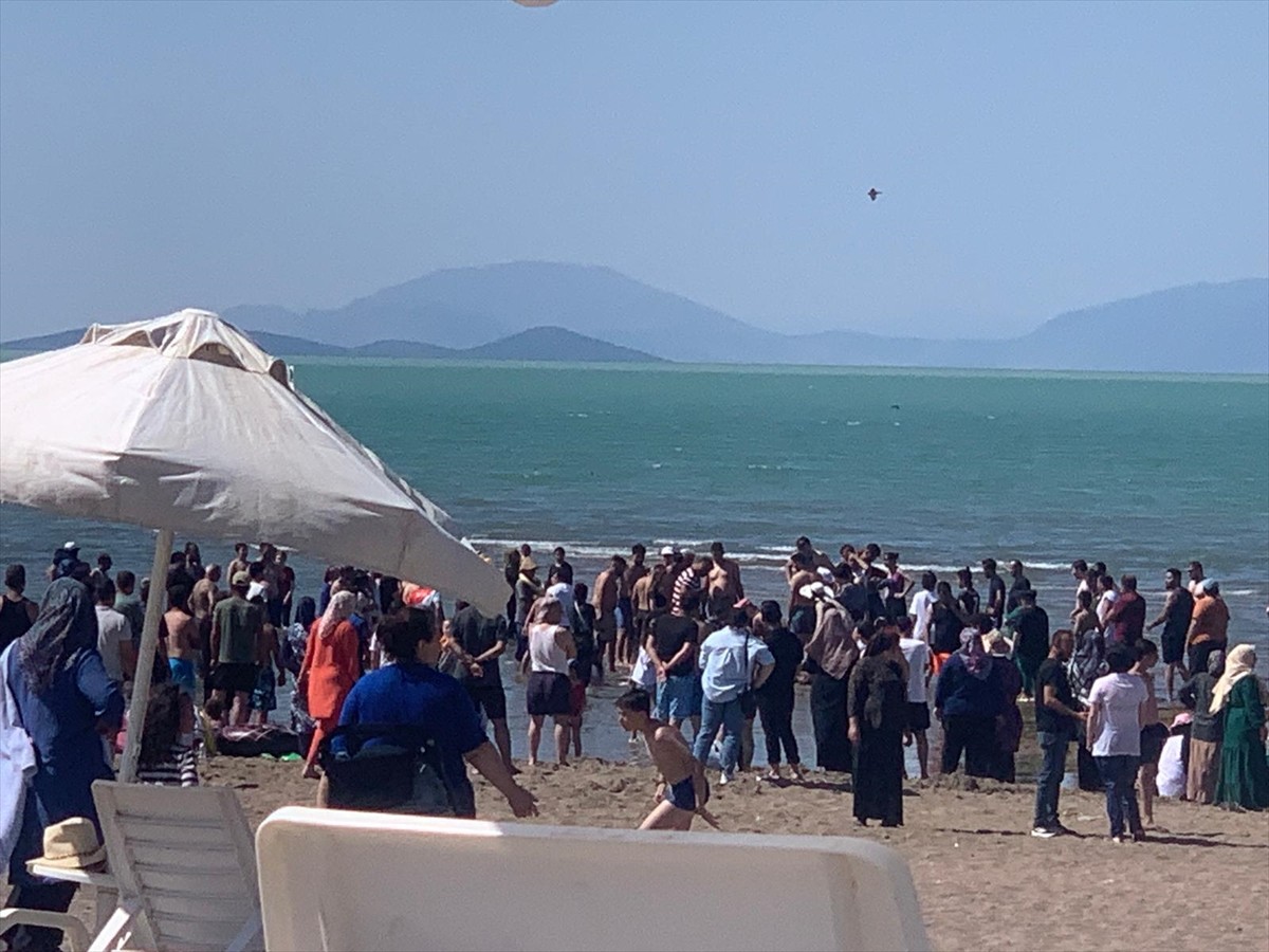 Konya'nın Beyşehir ilçesinde gölde boğulma tehlikesi geçiren çocuk hastanede tedavi altına...