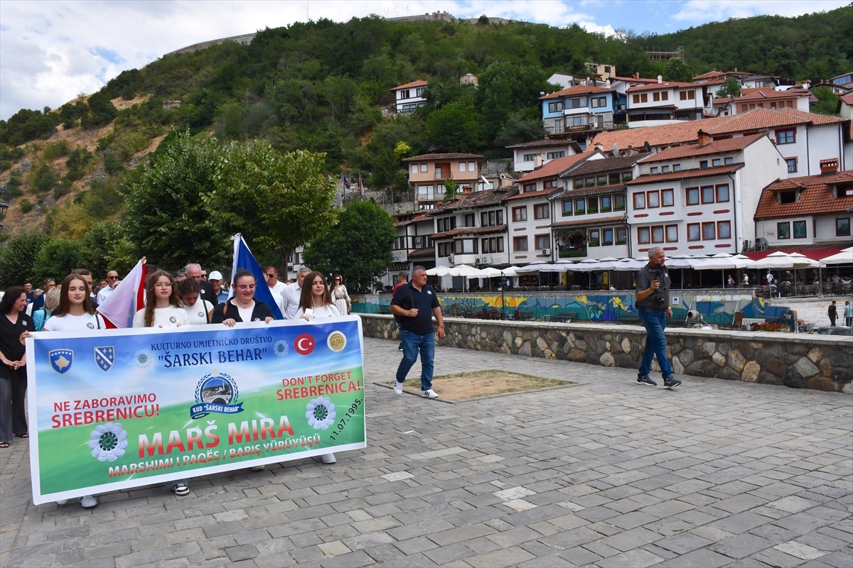 Kosova'nın güneyindeki Prizren şehrinde, 11 Temmuz 1995'te yaşanan Srebrenitsa Soykırımı'nın 30....