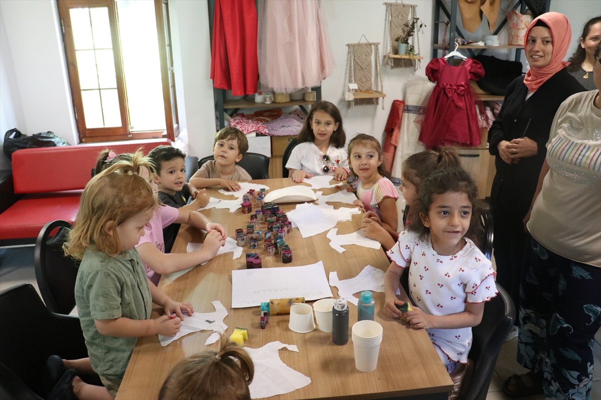 Kültür ve Turizm Bakanlığınca düzenlenen Trabzon Kültür Yolu Festivali kapsamında ahşap oyma ve...