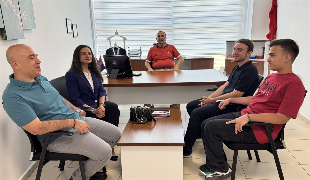 Liselere Geçiş Sistemi (LGS) kapsamındaki merkezi sınavdan 500 tam puan alan Eray Kaan Acar...