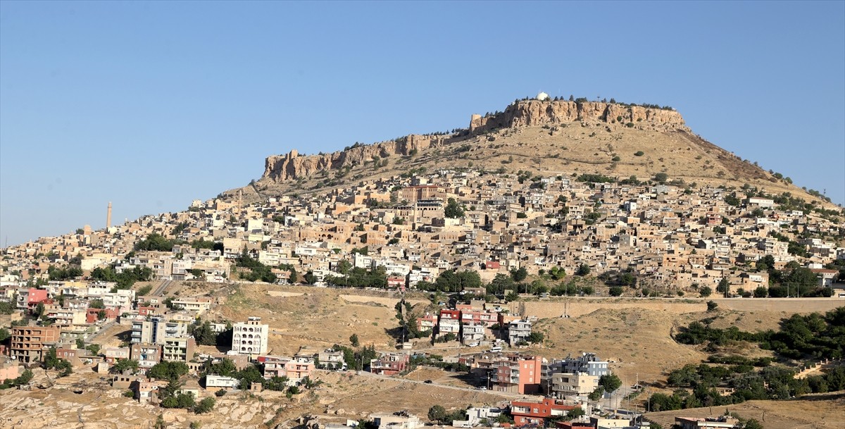Mardin'de de mevsim normalleri üzerinde seyreden sıcaklık etkisini sürdürüyor.