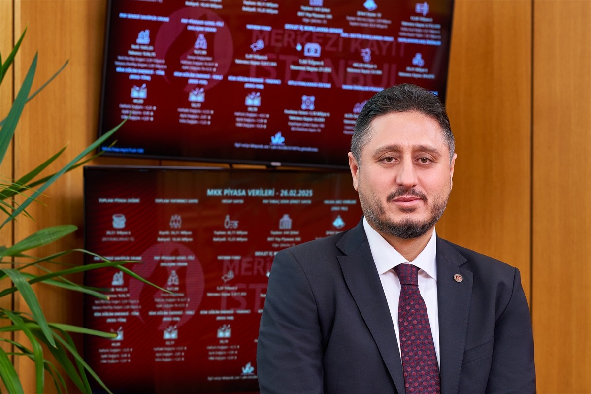 Merkezi Kayıt Kuruluşu (MKK) Genel Müdürü Ekrem Arıkan, Elektronik Yönetim Kurulu Sistemi'nin...