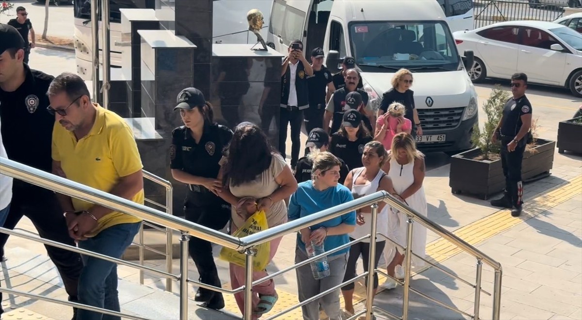 Mersin'in Erdemli ilçesinde gazino, masaj salonu ve günübirlik konaklama tesislerine yönelik fuhuş...