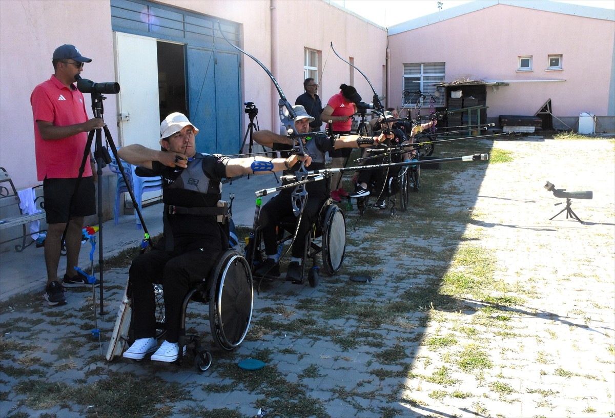 Para Okçuluk Milli Takımı, eylülde Güney Kore'de mücadele edeceği Dünya Şampiyonası'nı en iyi...