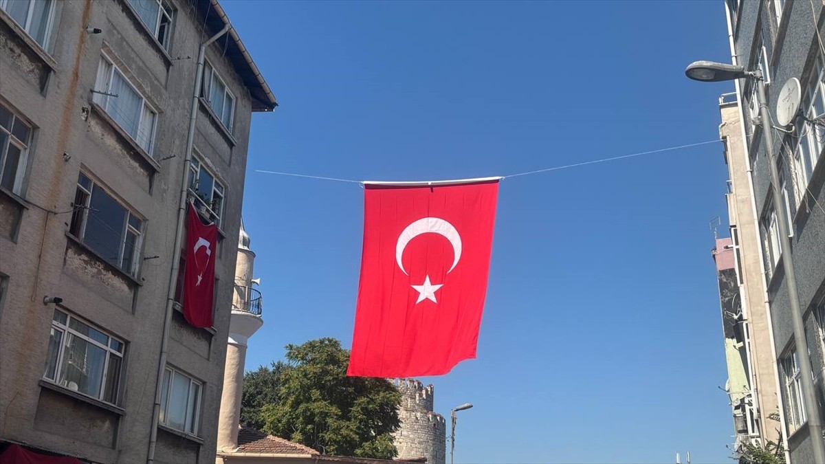 Pençe-Kilit Harekat bölgesinde bir mağarada arama-tarama faaliyeti sırasında metan gazına maruz...