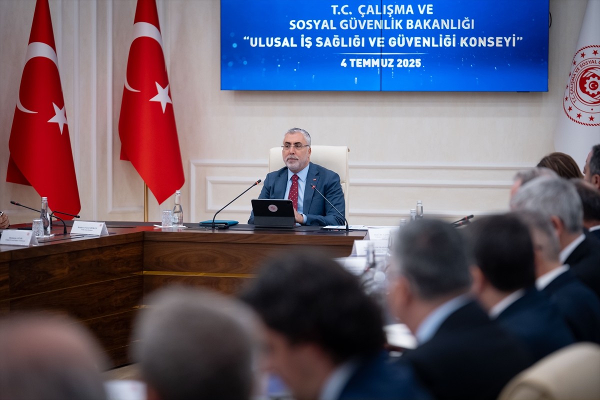 "Ulusal İş Sağlığı ve Güvenliği Konseyi", Çalışma ve Sosyal Güvenlik Bakanı Vedat Işıkhan...