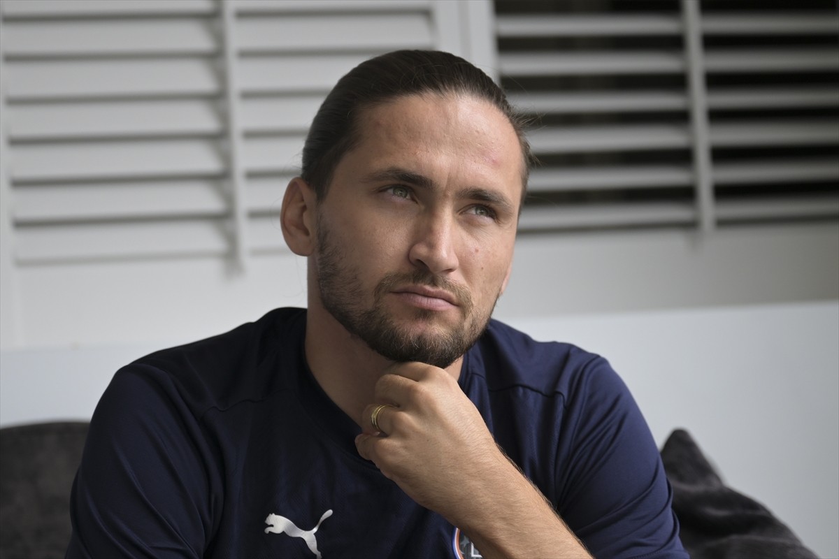 RAMS Başakşehir'in Portekizli futbolcusu Miguel Crespo, Avusturya'nın Tirol eyaletine bağlı...