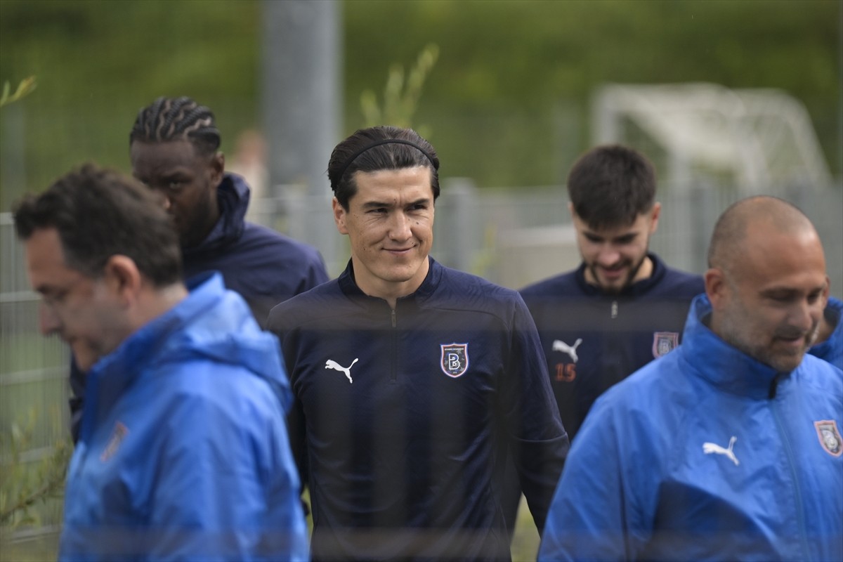 RAMS Başakşehir Futbol Takımı, yeni sezon hazırlıklarını teknik direktör Çağdaş Atan yönetiminde...