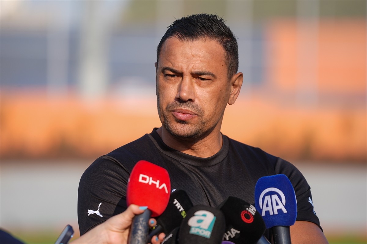 RAMS Başakşehir Teknik Direktörü Çağdaş Atan, 2025-2026 sezonu hazırlıkları kapsamında İstanbul...