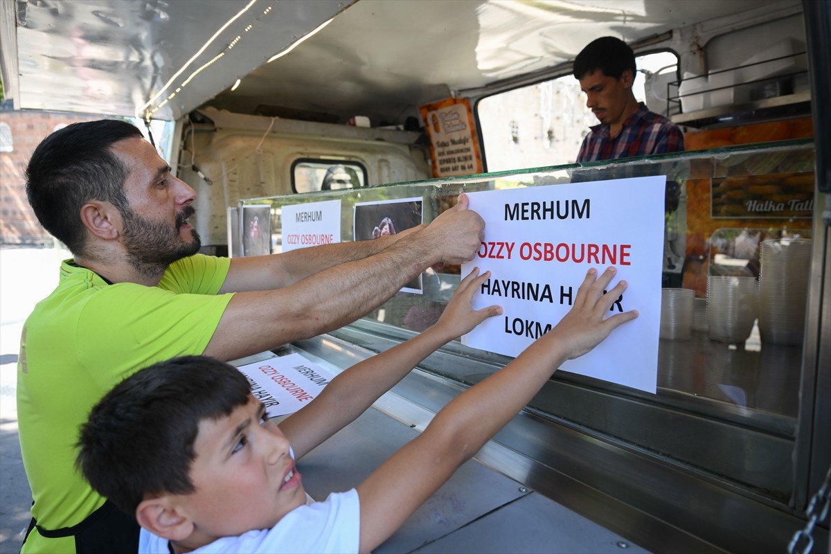 Sağlık sorunları nedeniyle 22 Temmuz'da vefat eden rock müzik tarihinin önemli isimlerinden...