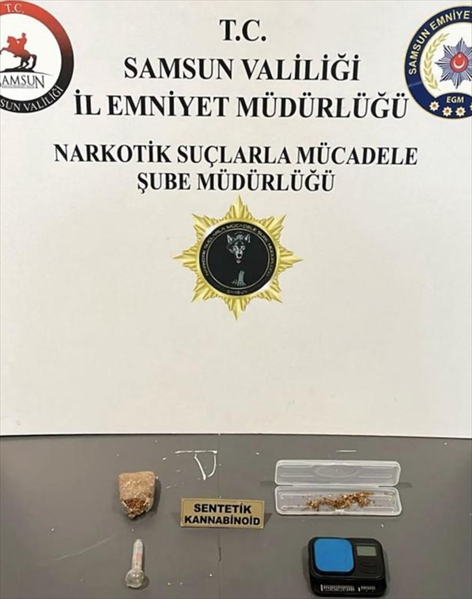 Samsun'da düzenlenen uyuşturucu operasyonunda 5 şüpheli gözaltına alındı. Yapılan aramada 3 bin...