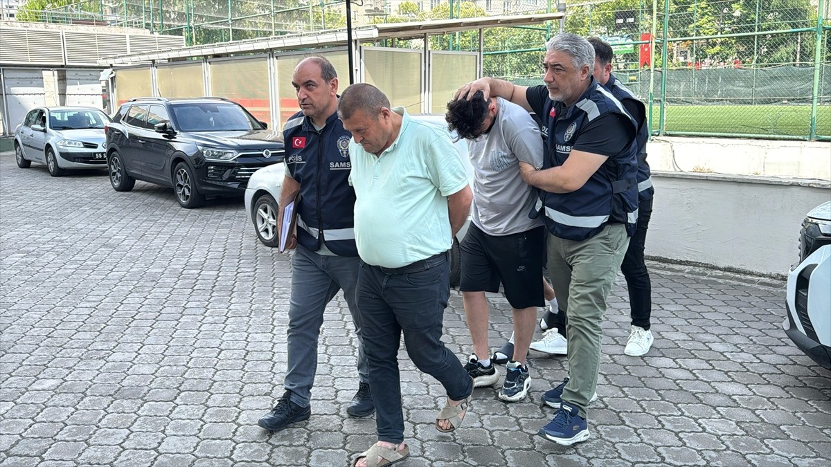 Samsun'un İlkadım ilçesinde bir olaya müdahale eden polise mukavemette bulundukları iddiasıyla...