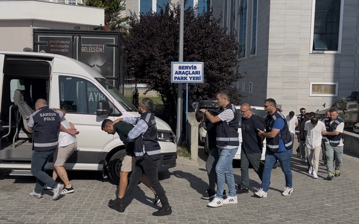 Samsun merkezli 17 ilde düzenlenen dolandırıcılık operasyonunda 25 şüpheli gözaltına...