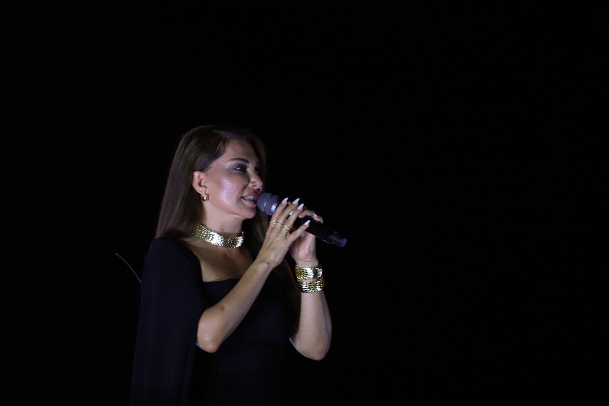 Şarkıcı Ebru Yaşar, Kültür ve Turizm Bakanlığı tarafından düzenlenen "Türkiye Kültür Yolu...