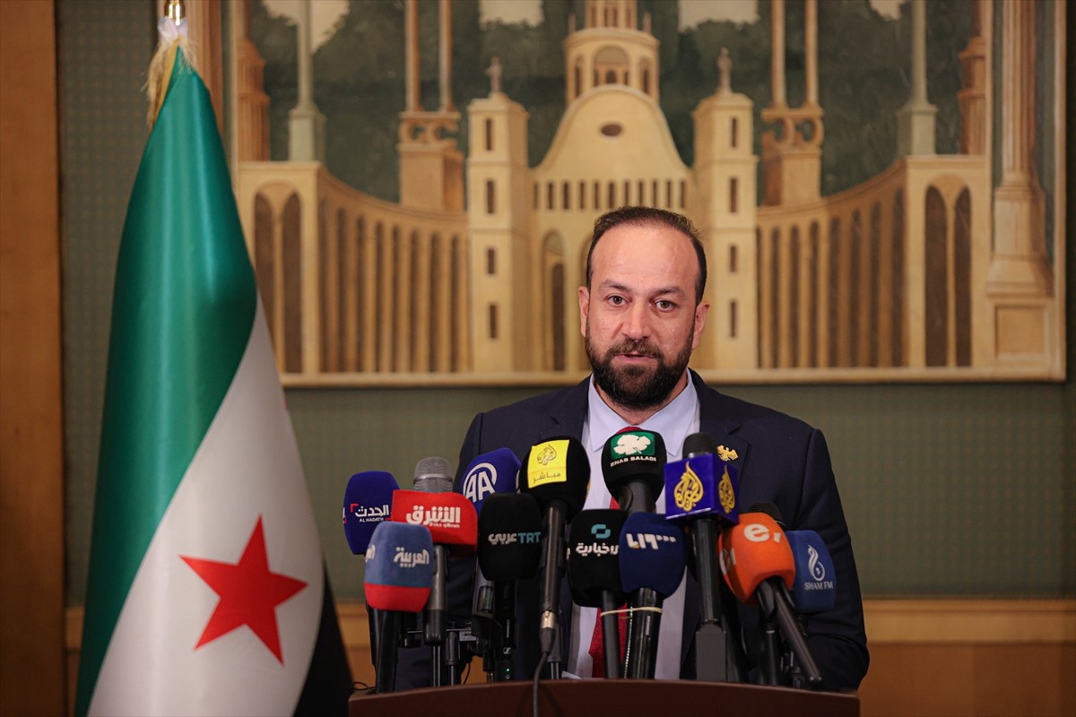 Suriye Enformasyon Bakanı Dr. Hamza Mustafa, başkent Şam’da bir otelde basın toplantısı...