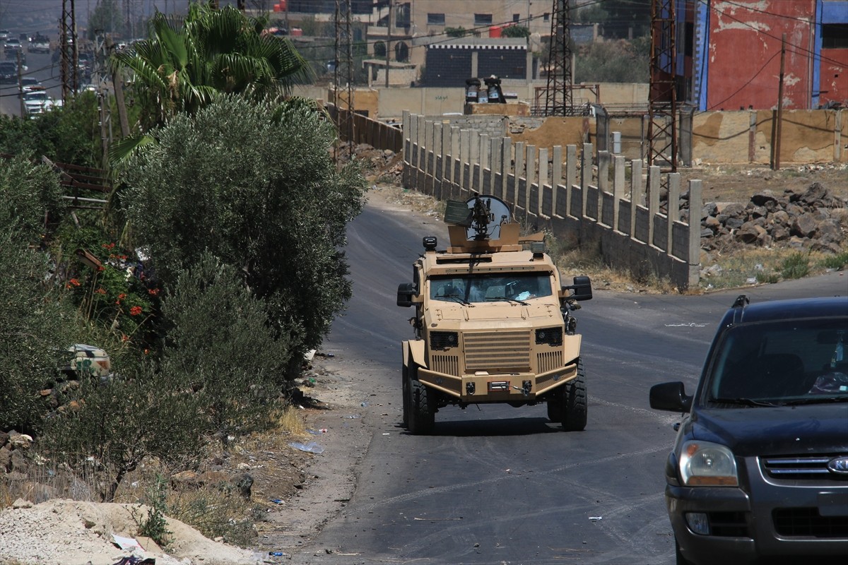 Suriye’nin güneyindeki Süveyda ilinde, üç gün süren çatışmaların ardından Savunma Bakanlığına...