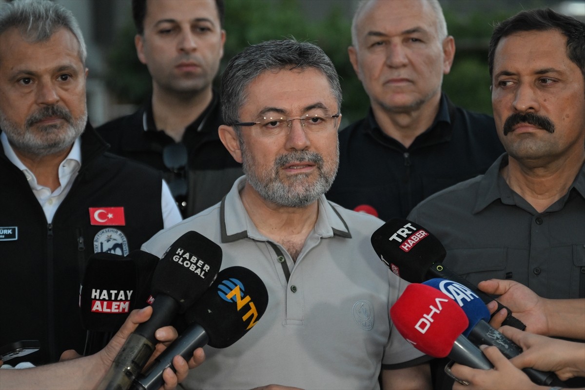 Tarım ve Orman Bakanı İbrahim Yumaklı, Hatay'ın merkez Antakya ilçesi Karaali Mahallesi'nde dün...