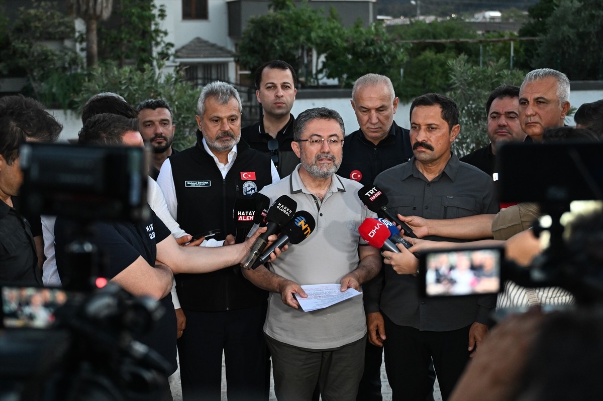 Tarım ve Orman Bakanı İbrahim Yumaklı, Hatay'ın merkez Antakya ilçesi Karaali Mahallesi'nde dün...