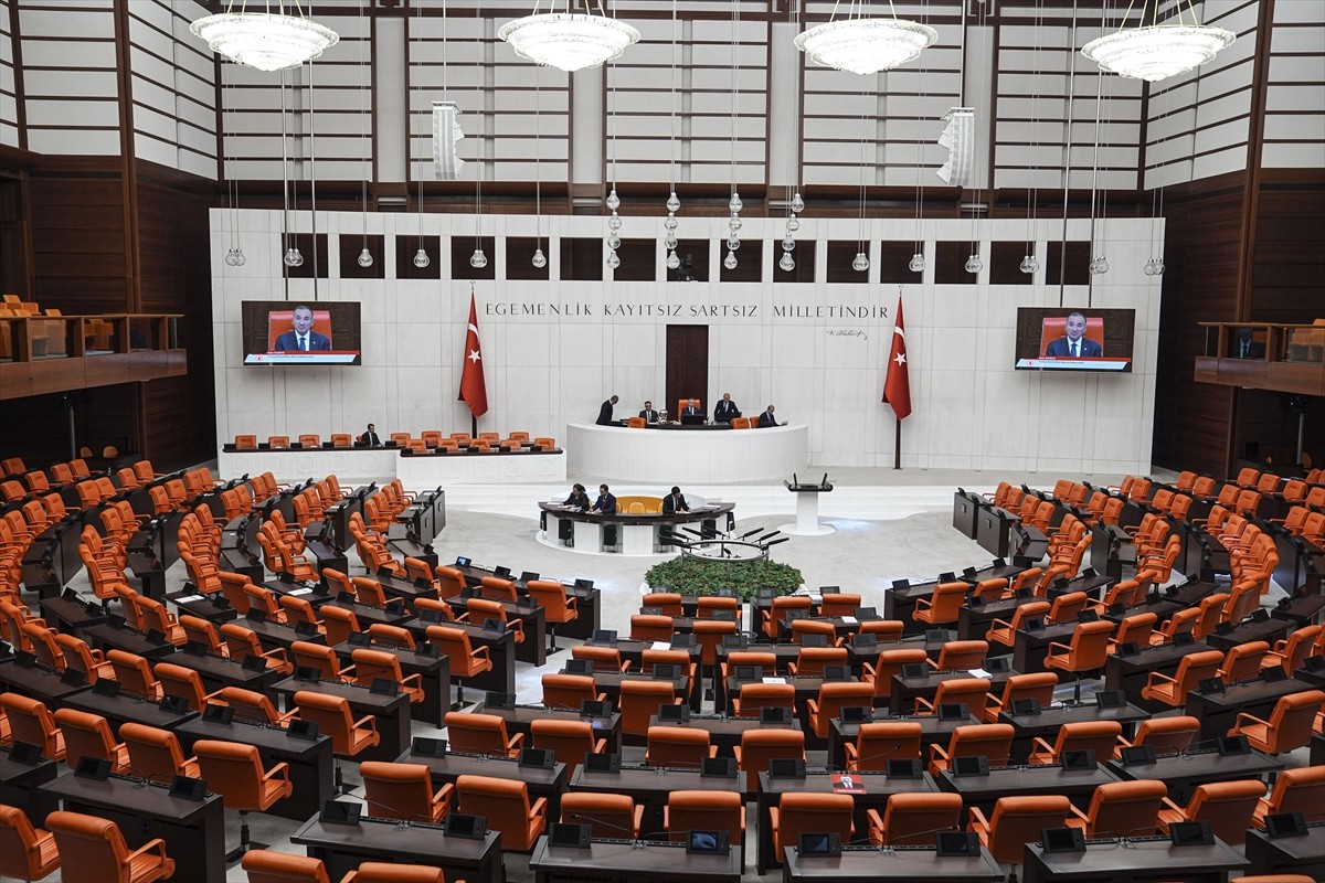  TBMM Genel Kurulu, Başkanlık Divanı teşekkül etmediği için toplanamadı. TBMM Başkanvekili Bekir...